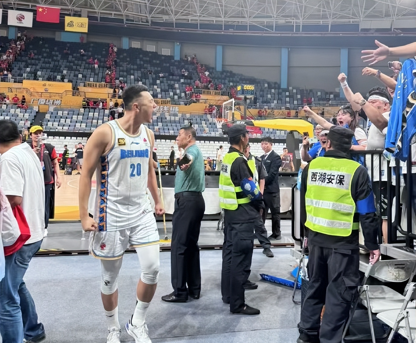 包含今晨CBA季后赛焦点战，斯图加特防线松动，引发热议，医务组通报恢复的词条-MK体育赛事资讯